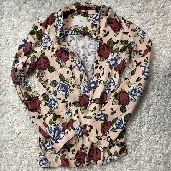 Aritzia Talula brand floral blazer - Picture 1 of 7